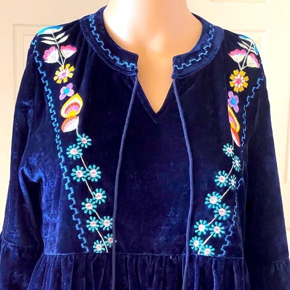 NWT Navy Velvet Embroidered Dress Size Small/Medium - Picture 6 of 8